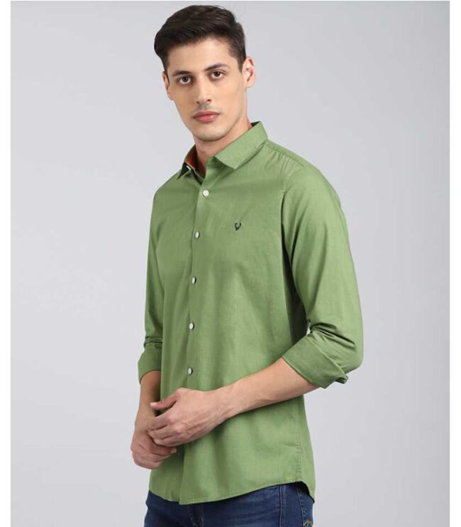 Men Slim Fit Solid Cut Away Collar Casual Shirt - Image 2