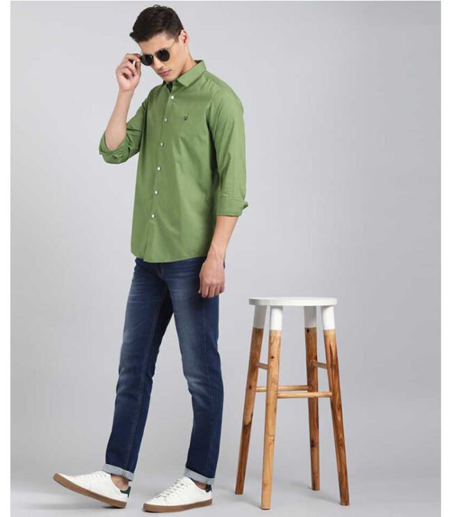 Men Slim Fit Solid Cut Away Collar Casual Shirt - Image 5
